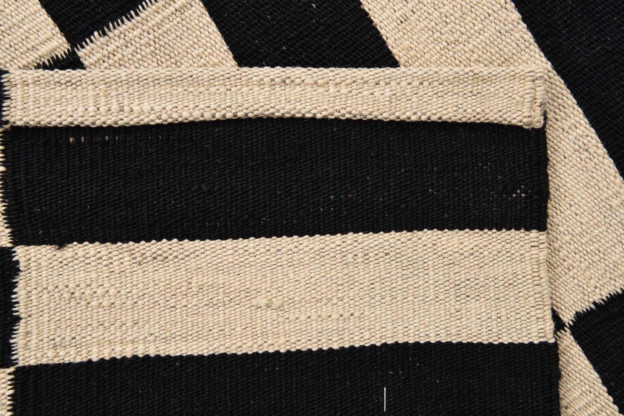 2' 9 x 3' 9 Hand Woven Kilim Modern Wool Rug