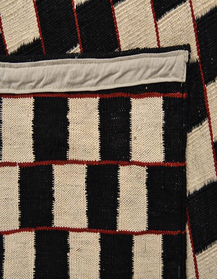Detail image of 6' 7 x 9' 6  Hand Woven Kilim Modern Wool Rug