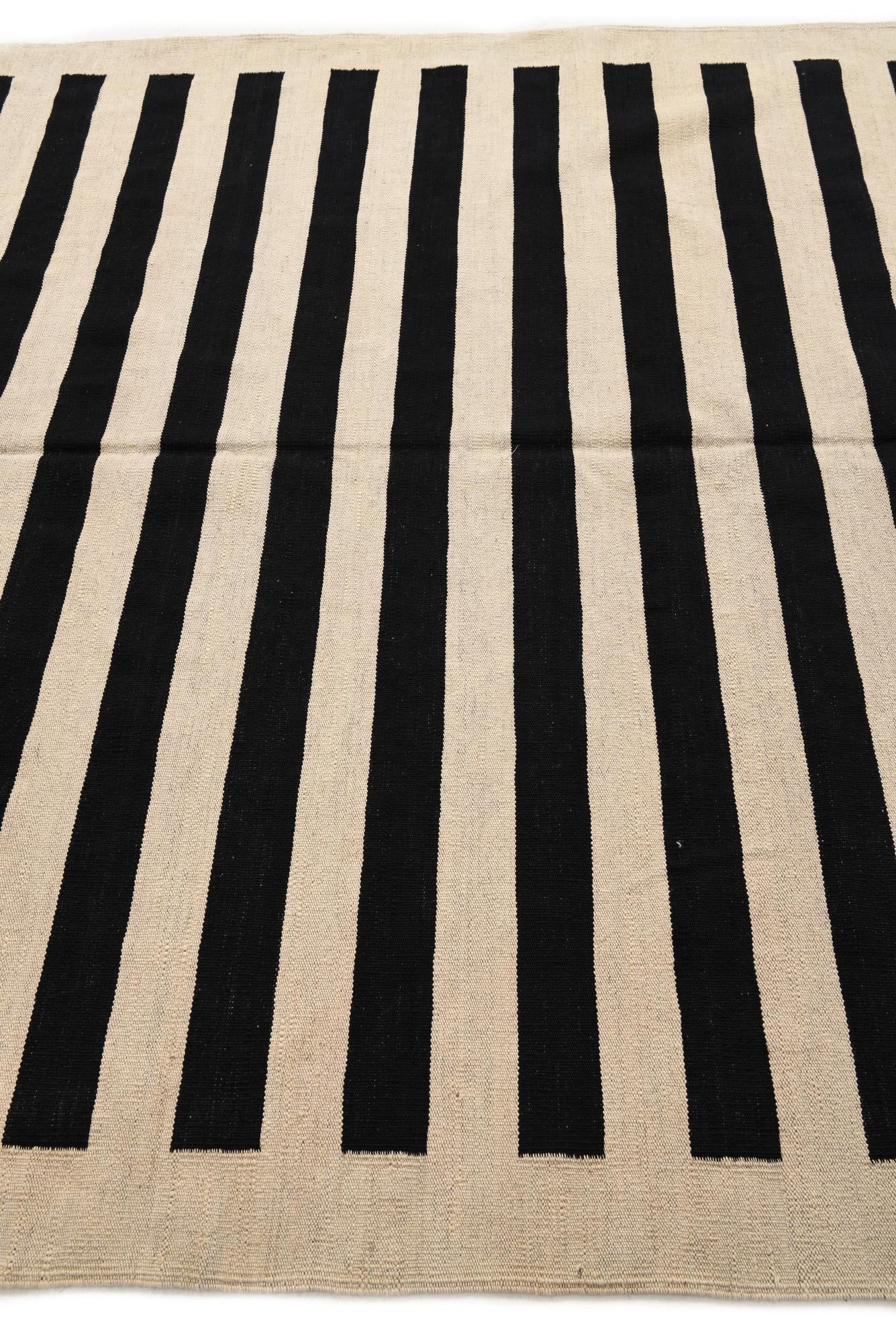 6' 8 x 9' 10 Hand Woven Kilim Modern Wool Rug