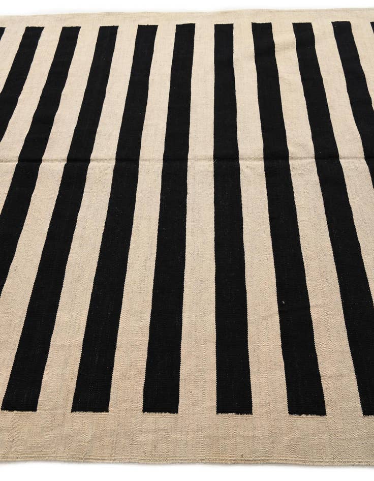 Detail image of 6' 8 x 9' 10  Hand Woven Kilim Modern Wool Rug