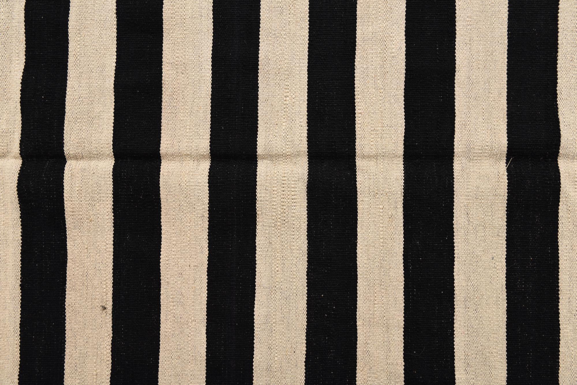 6' 8 x 9' 10 Hand Woven Kilim Modern Wool Rug