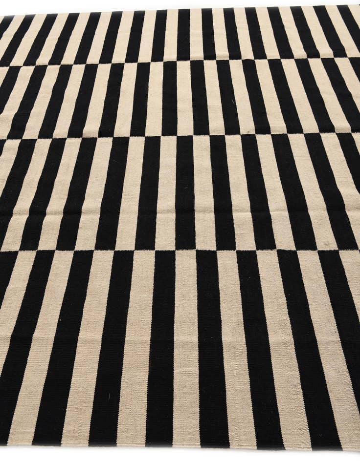 Detail image of 8' 7 x 11' 3  Hand Woven Kilim Modern Wool Rug