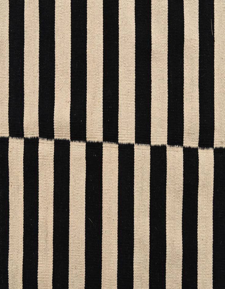Detail image of 8' 7 x 11' 3  Hand Woven Kilim Modern Wool Rug