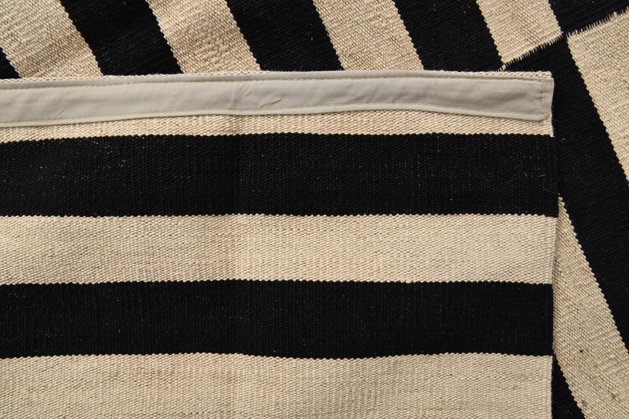 8' 7 x 11' 3 Hand Woven Kilim Modern Wool Rug