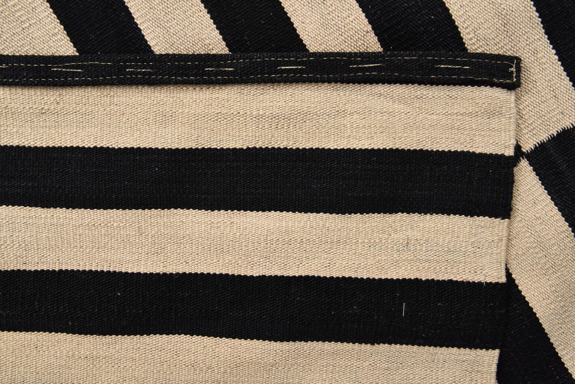 6' 8 x 9' 8 Hand Woven Kilim Modern Wool Rug