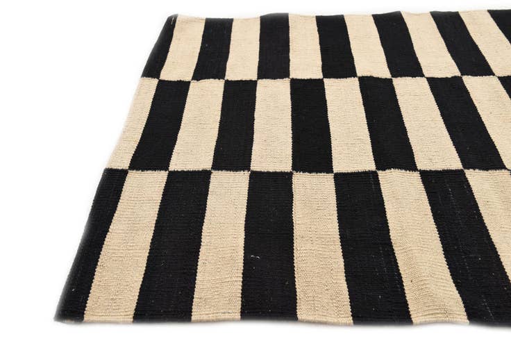 Detail image of 2' 7 x 3' 9 Hand Woven Kilim Modern Wool Rug