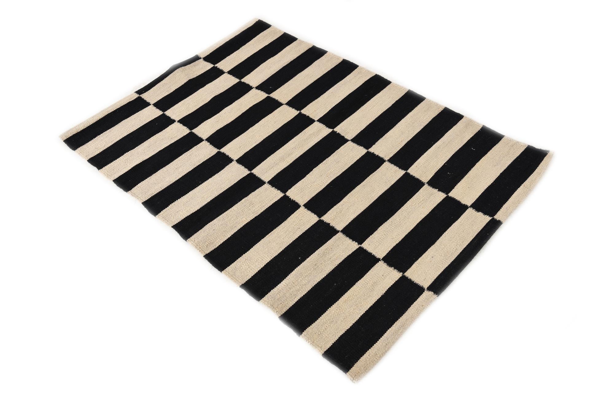 2' 8 x 3' 10 Hand Woven Kilim Modern Wool Rug