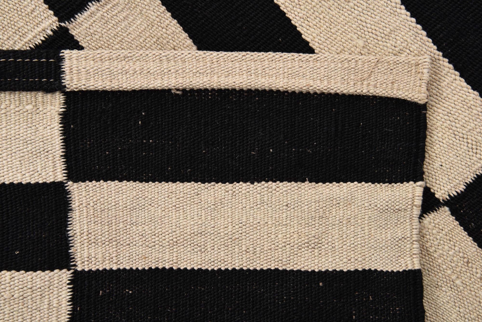 2' 7 x 3' 9 Hand Woven Kilim Modern Wool Rug