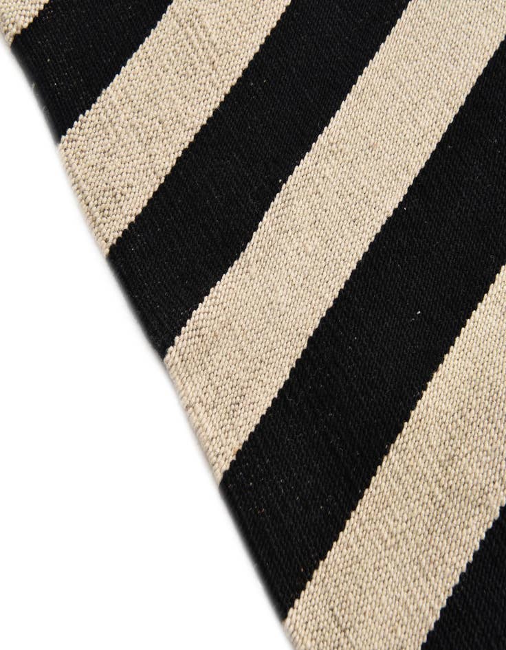 Detail image of 3' 4 x 4' 10  Hand Woven Kilim Modern Wool Rug