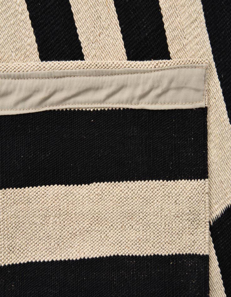 Detail image of 3' 4 x 4' 10  Hand Woven Kilim Modern Wool Rug
