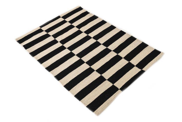 Detail image of 2' 8 x 3' 10 Hand Woven Kilim Modern Wool Rug