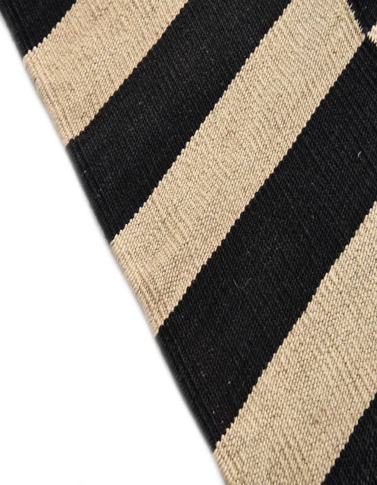 Detail image of 2' 7 x 3' 10  Hand Woven Kilim Modern Wool Rug