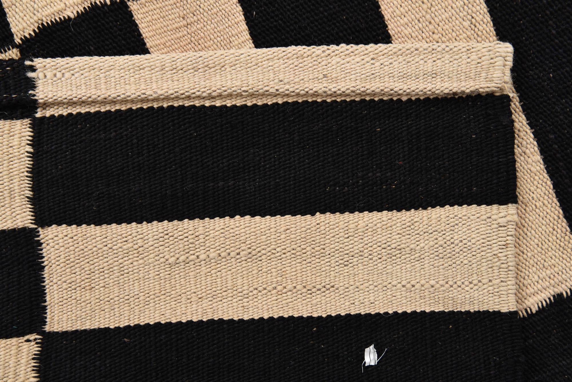2' 8 x 3' 10 Hand Woven Kilim Modern Wool Rug