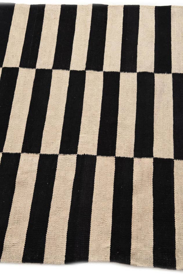 Detail image of 3' 4 x 4' 10 Hand Woven Kilim Modern Wool Rug