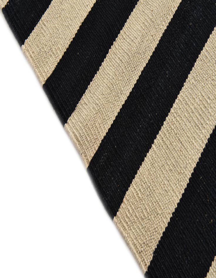 Detail image of 3' 4 x 4' 9  Hand Woven Kilim Modern Wool Rug