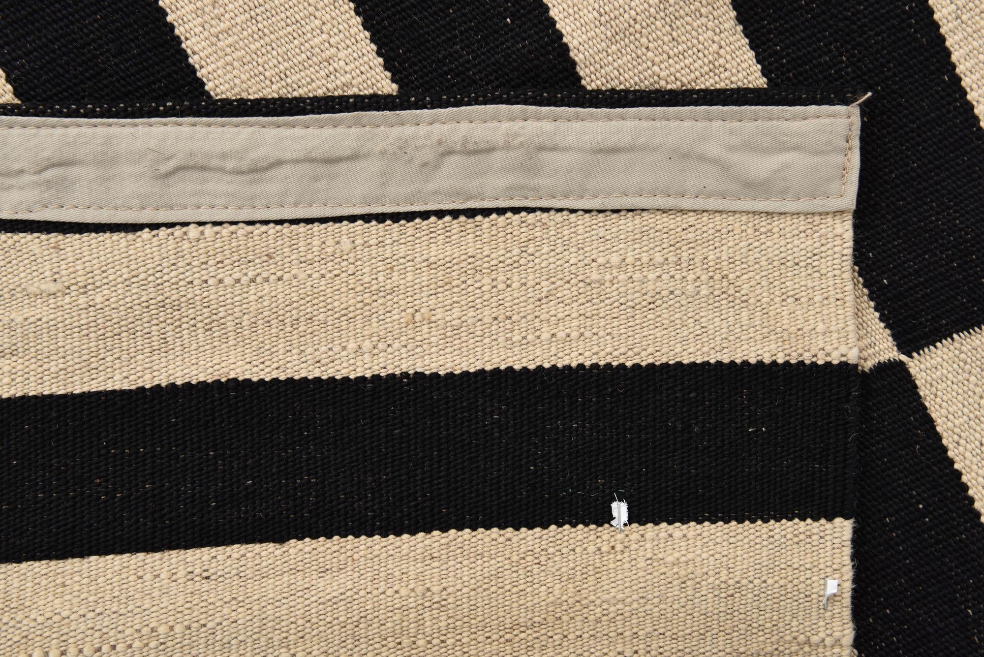 3' 4 x 5' 1 Hand Woven Kilim Modern Wool Rug