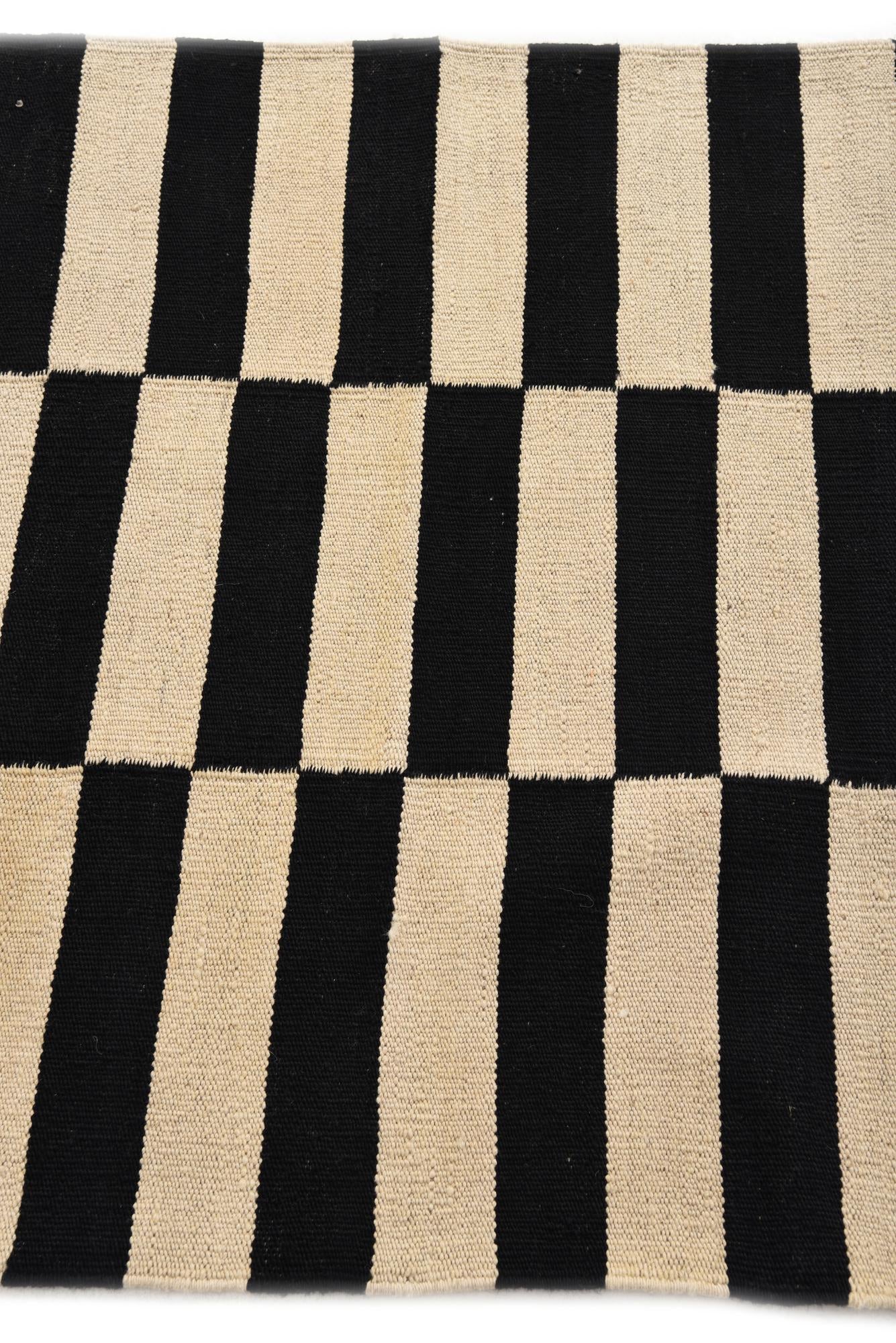 2' 9 x 3' 10 Hand Woven Kilim Modern Wool Rug