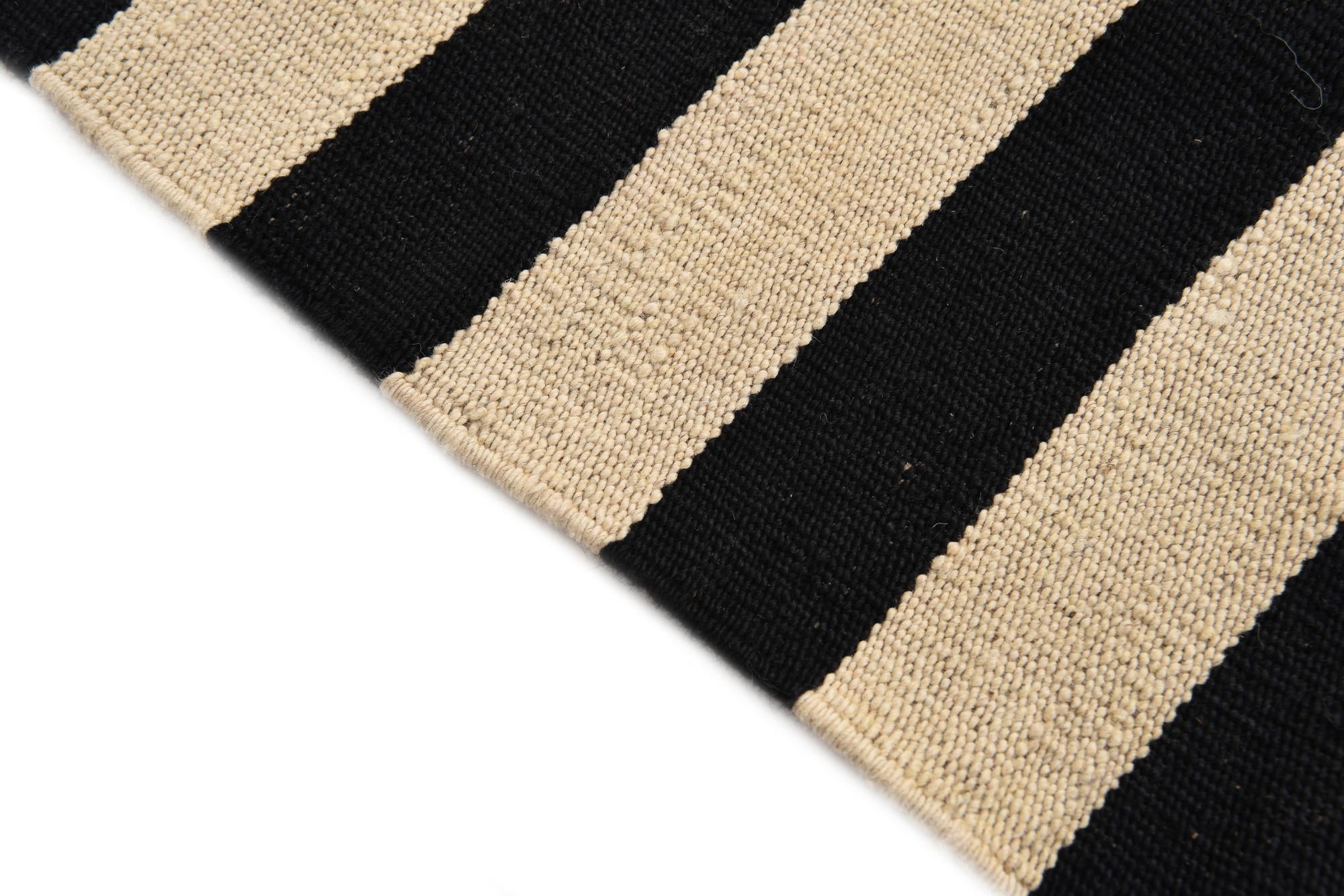 2' 9 x 3' 10 Hand Woven Kilim Modern Wool Rug