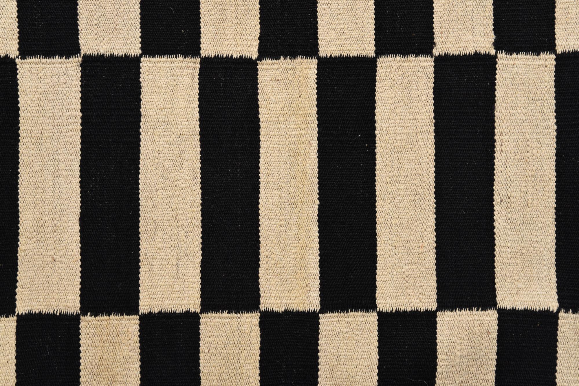 2' 9 x 3' 10 Hand Woven Kilim Modern Wool Rug
