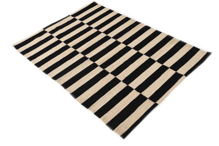 Detail image of 3' 4 x 4' 9 Hand Woven Kilim Modern Wool Rug