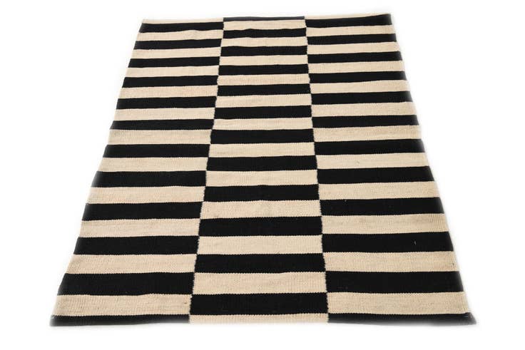 Detail image of 3' 4 x 4' 9 Hand Woven Kilim Modern Wool Rug