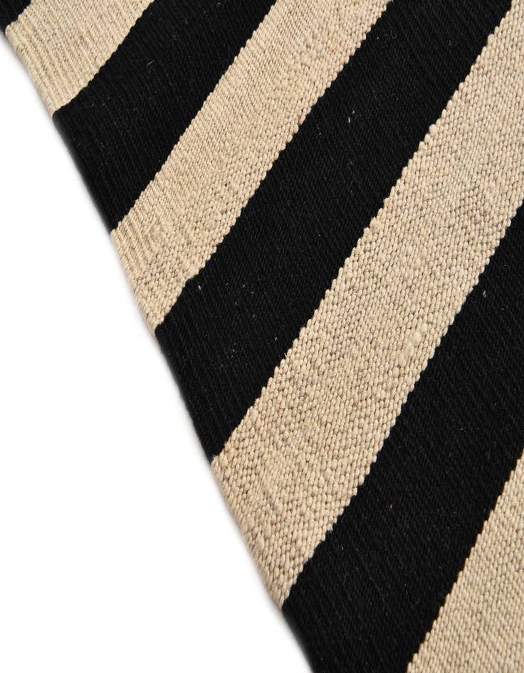 Detail image of 3' 4 x 4' 9  Hand Woven Kilim Modern Wool Rug