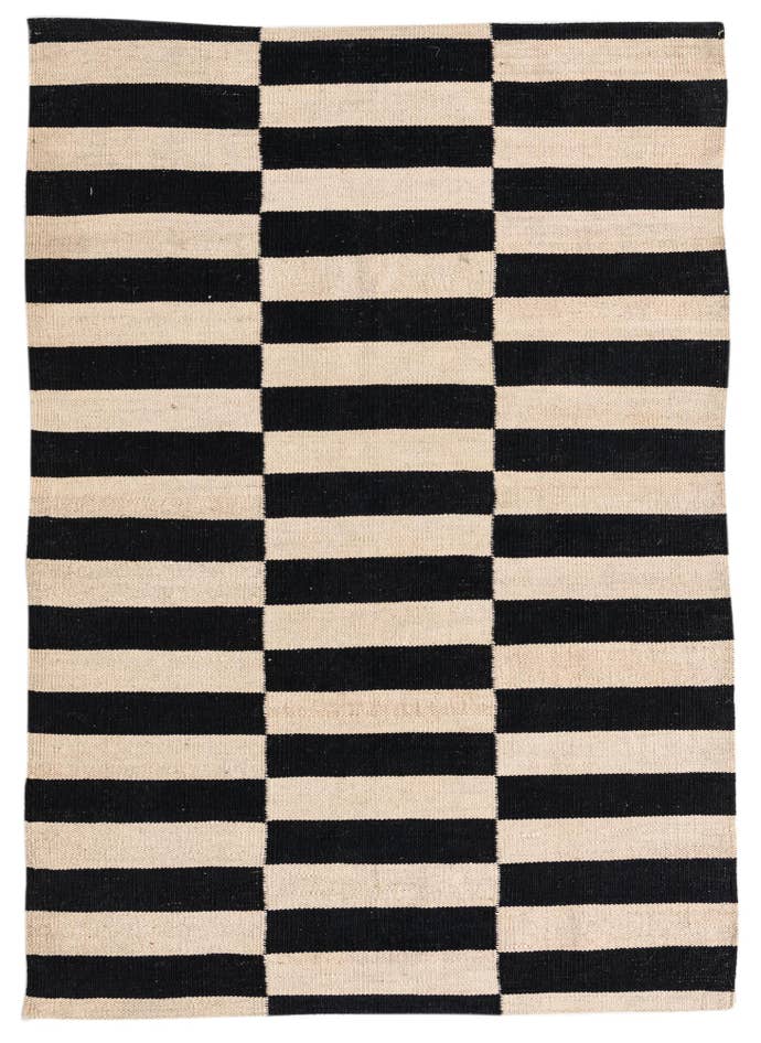 Detail image of 3' 4 x 4' 9 Hand Woven Kilim Modern Wool Rug