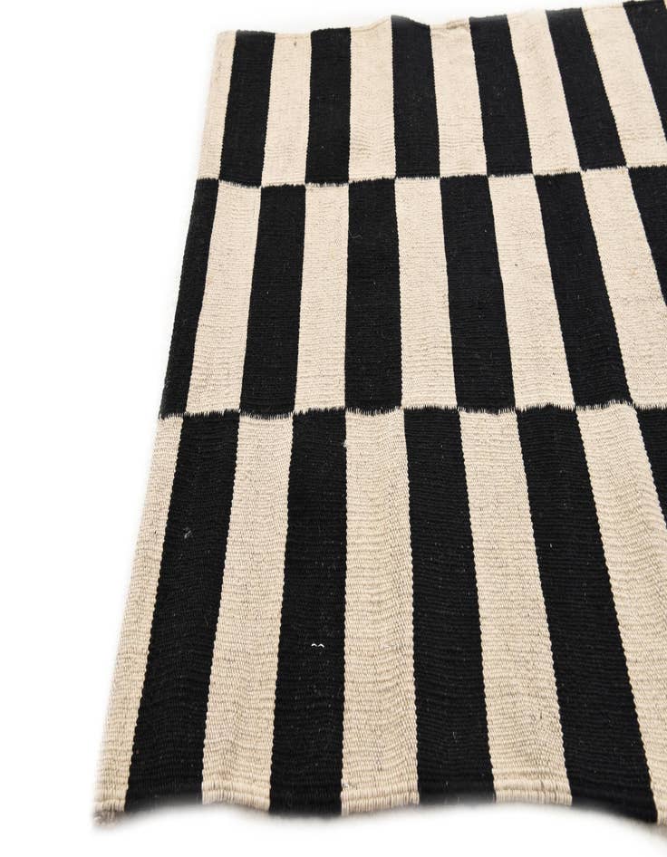 Detail image of 2' 6 x 3' 10  Hand Woven Kilim Modern Wool Rug