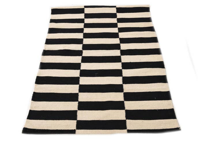 Detail image of 2' 8 x 3' 9 Hand Woven Kilim Modern Wool Rug