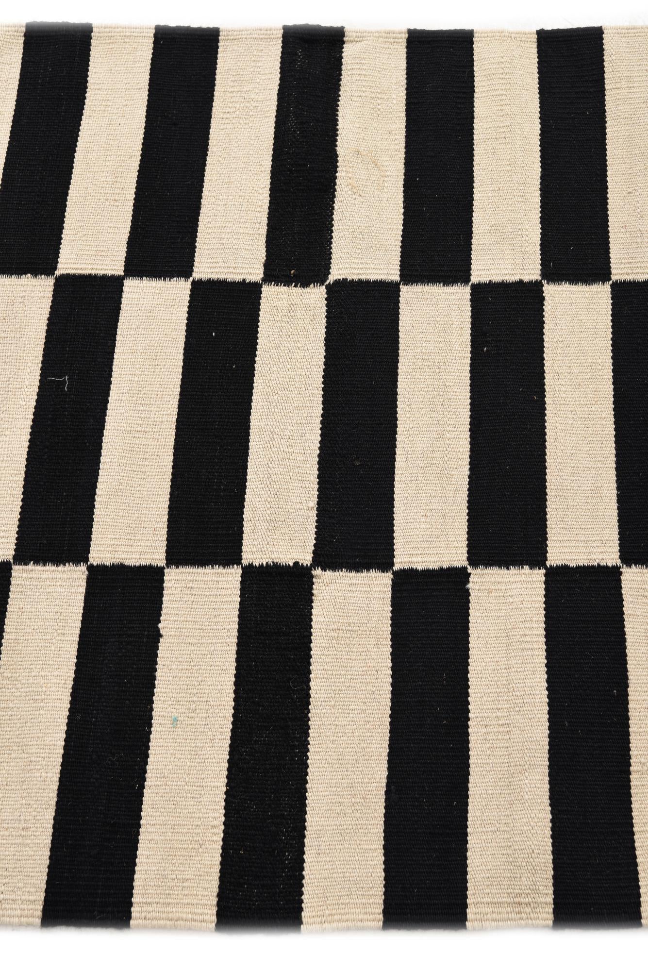 2' 8 x 3' 9 Hand Woven Kilim Modern Wool Rug