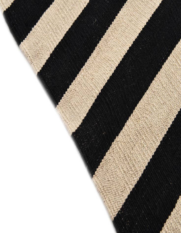 Detail image of 3' 4 x 4' 9  Hand Woven Kilim Modern Wool Rug