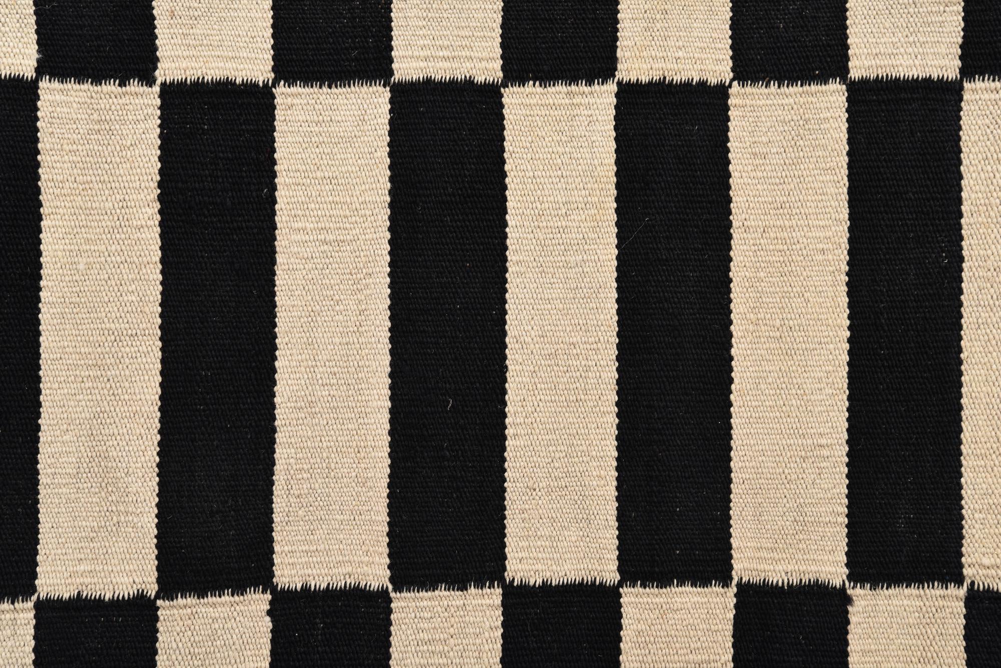 2' 9 x 3' 10 Hand Woven Kilim Modern Wool Rug