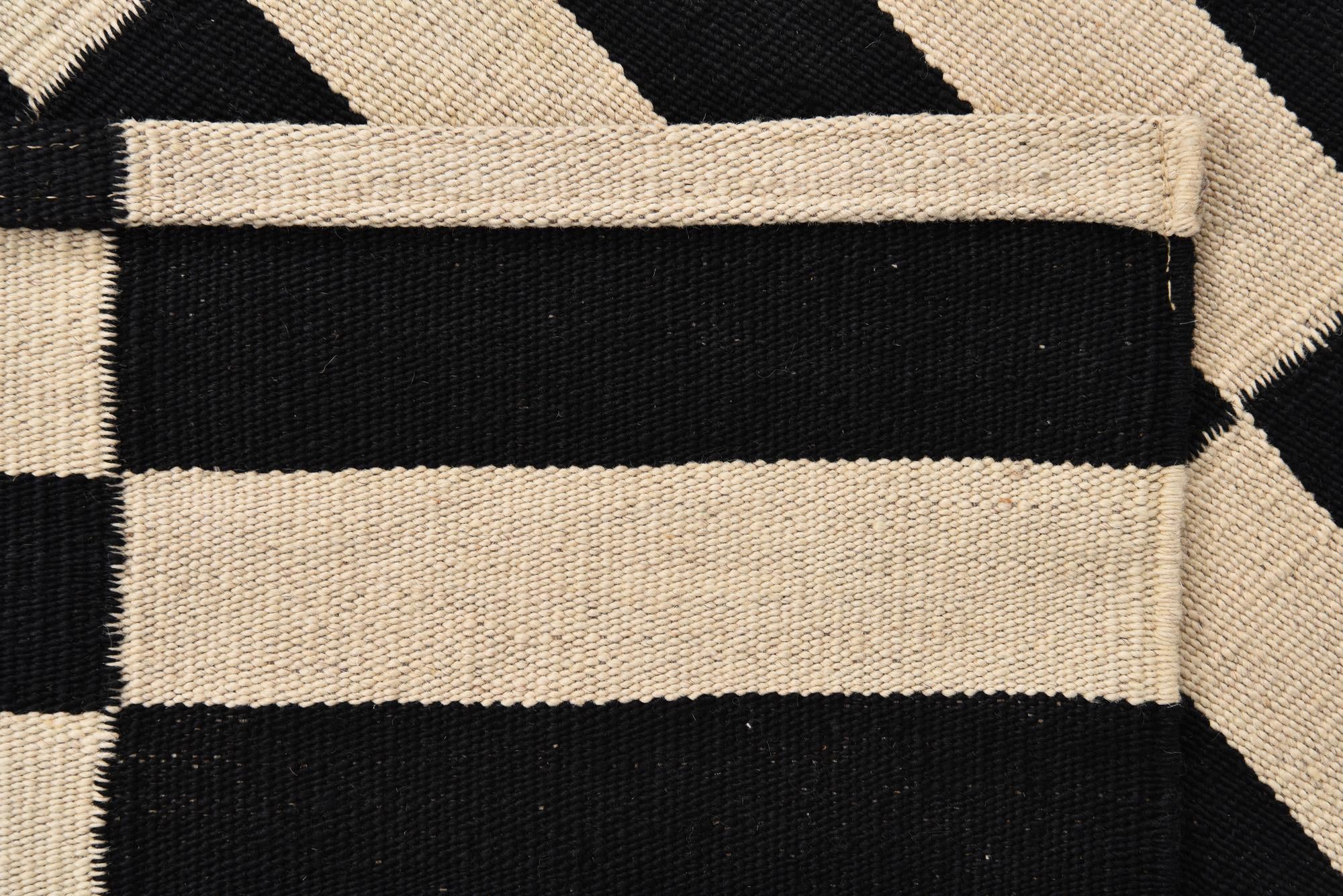 2' 9 x 3' 10 Hand Woven Kilim Modern Wool Rug