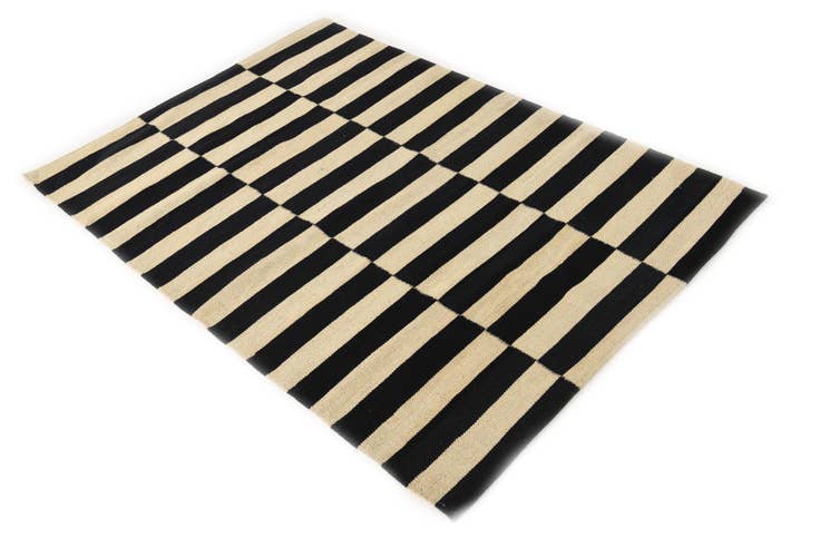 Detail image of 3' 5 x 4' 10 Hand Woven Kilim Modern Wool Rug