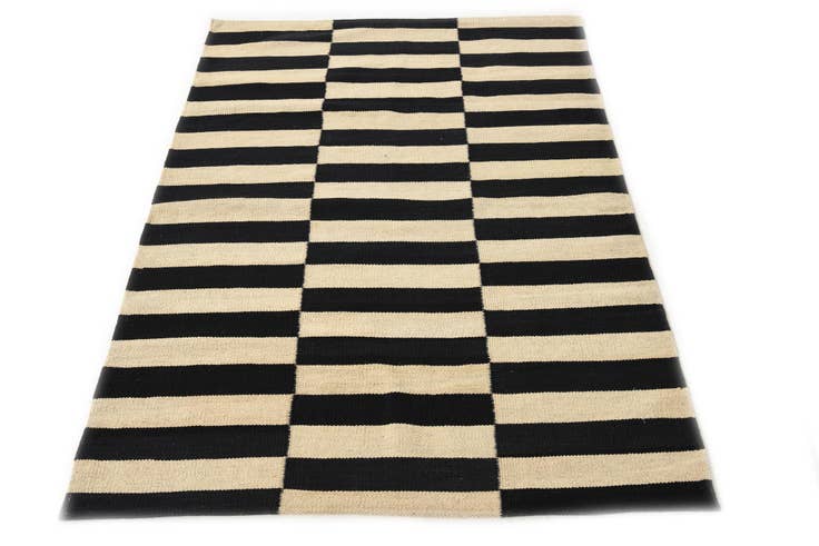 Detail image of 3' 5 x 4' 10 Hand Woven Kilim Modern Wool Rug