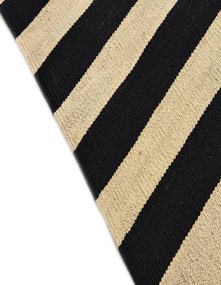 Detail image of 3' 5 x 4' 10 Hand Woven Kilim Modern Wool Rug
