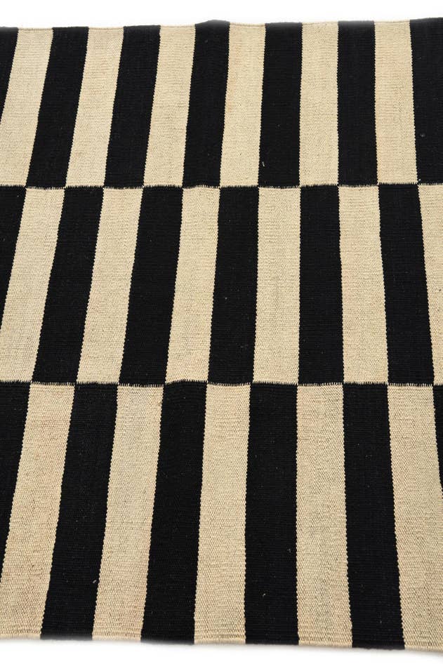 Detail image of 3' 5 x 4' 8 Hand Woven Kilim Modern Wool Rug