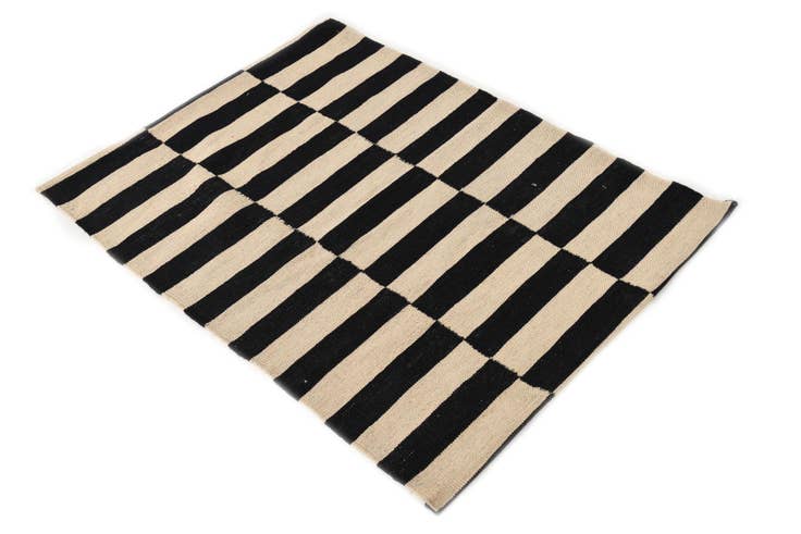 Detail image of 2' 9 x 3' 9 Hand Woven Kilim Modern Wool Rug