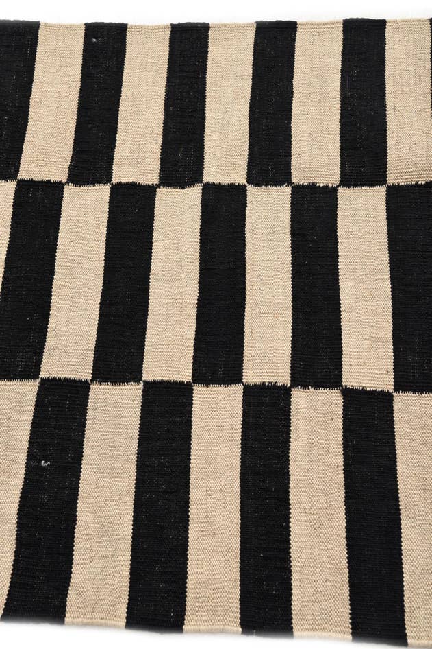 Detail image of 2' 9 x 3' 9 Hand Woven Kilim Modern Wool Rug