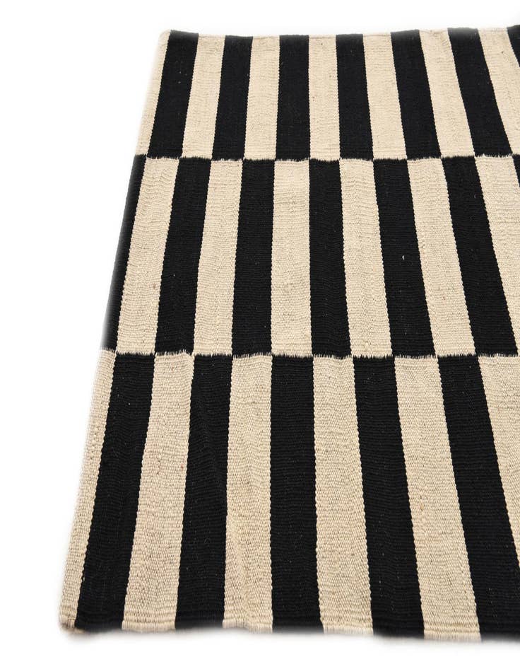 Detail image of 2' 6 x 3' 9  Hand Woven Kilim Modern Wool Rug