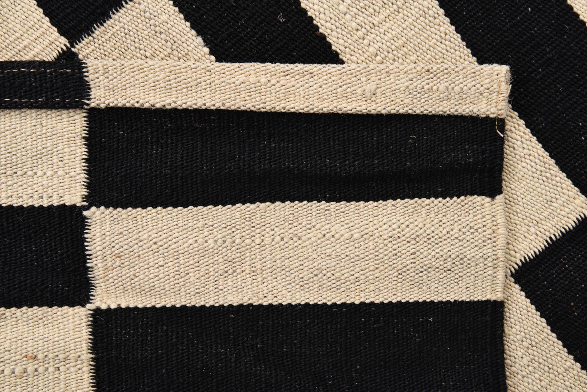 2' 6 x 3' 9 Hand Woven Kilim Modern Wool Rug