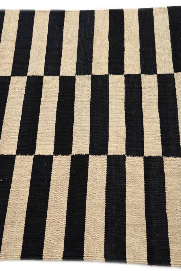 Detail image of 3' 4 x 4' 10 Hand Woven Kilim Modern Wool Rug
