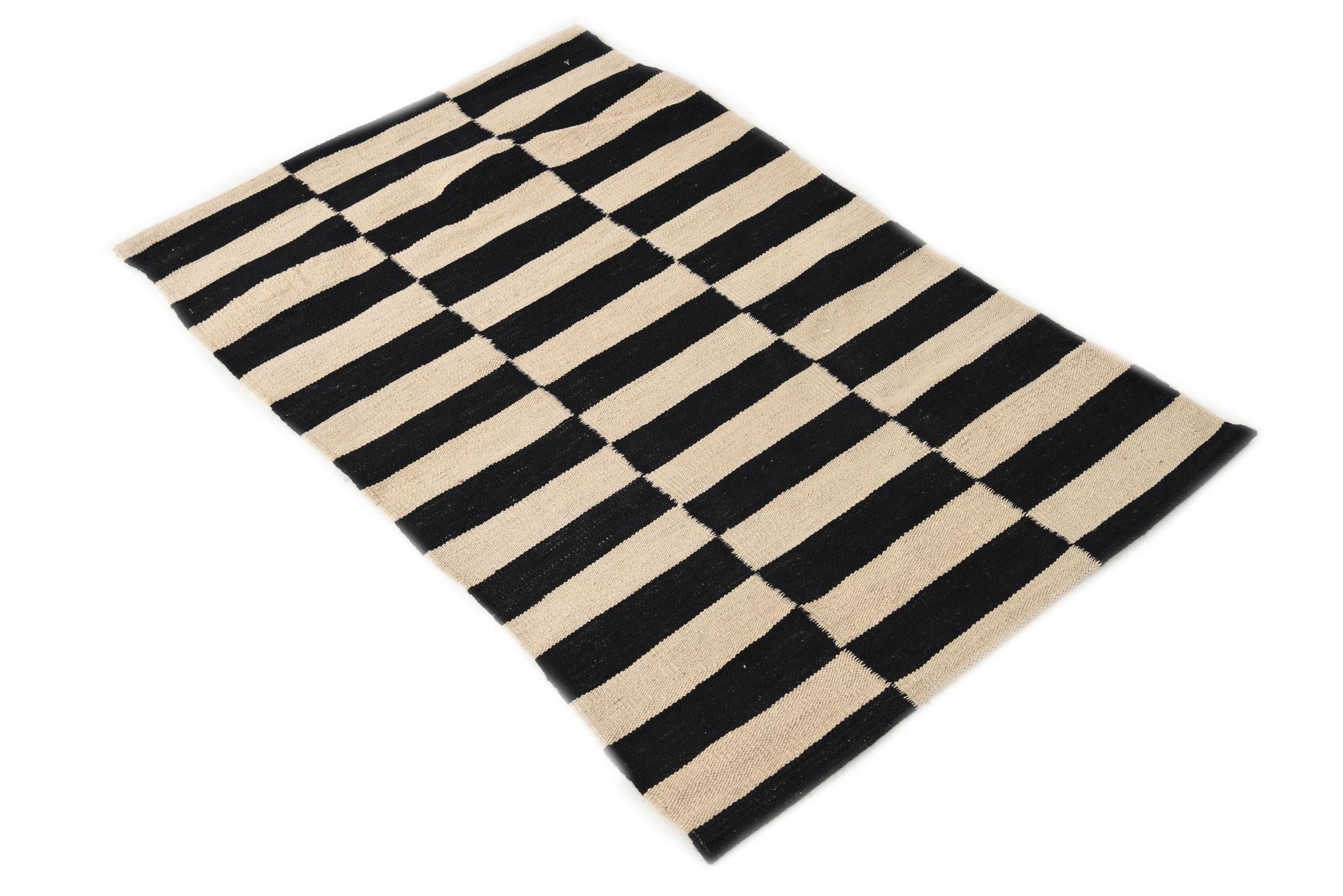 2' 6 x 4' Hand Woven Kilim Modern Wool Rug