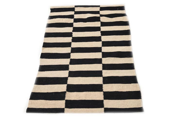 Detail image of 2' 6 x 4' Hand Woven Kilim Modern Wool Rug