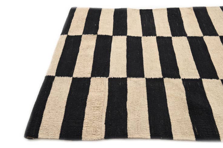 Detail image of 2' 6 x 4' Hand Woven Kilim Modern Wool Rug