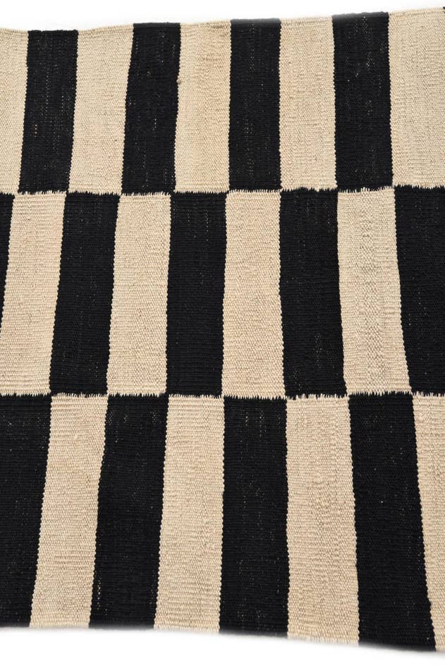 Detail image of 2' 6 x 4' Hand Woven Kilim Modern Wool Rug
