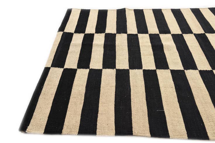 Detail image of 3' 2 x 4' 9 Hand Woven Kilim Modern Wool Rug