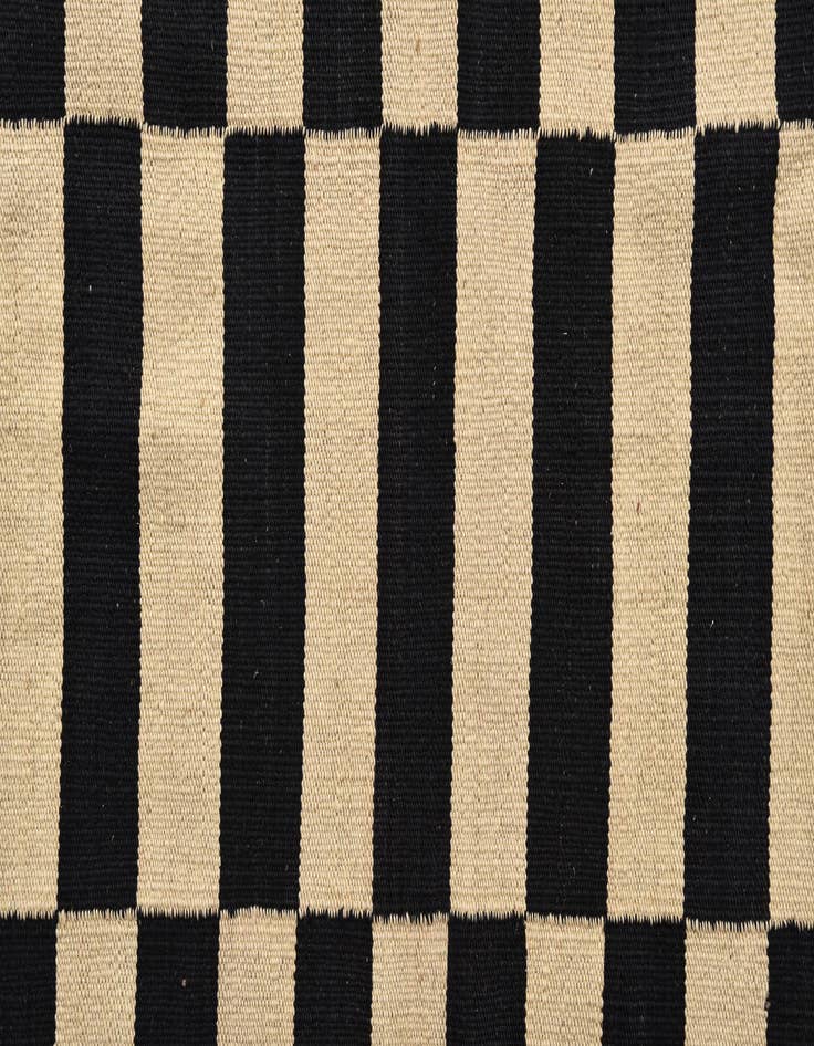 Detail image of 3' 2 x 4' 9  Hand Woven Kilim Modern Wool Rug