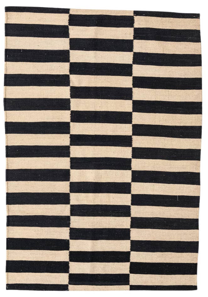 Detail image of 3' 2 x 4' 9 Hand Woven Kilim Modern Wool Rug