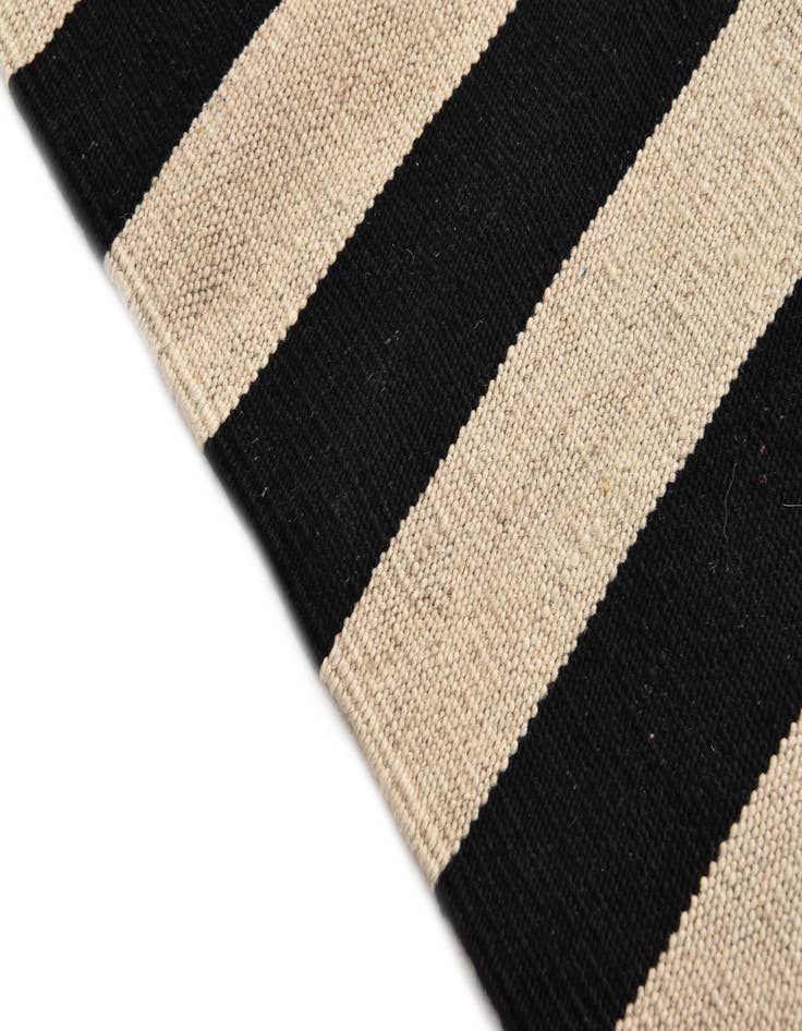 Detail image of 2' 8 x 3' 10  Hand Woven Kilim Modern Wool Rug